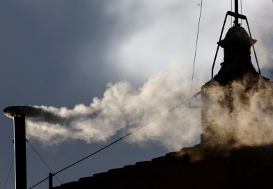 <span style='color:#FFF;font-size:12px;text-transform: uppercase;background-color:#289dcc;'> ANUNCIO INMINENTE </span> </br> Fumata de esperanza: el mundo católico ya tiene nuevo Papa